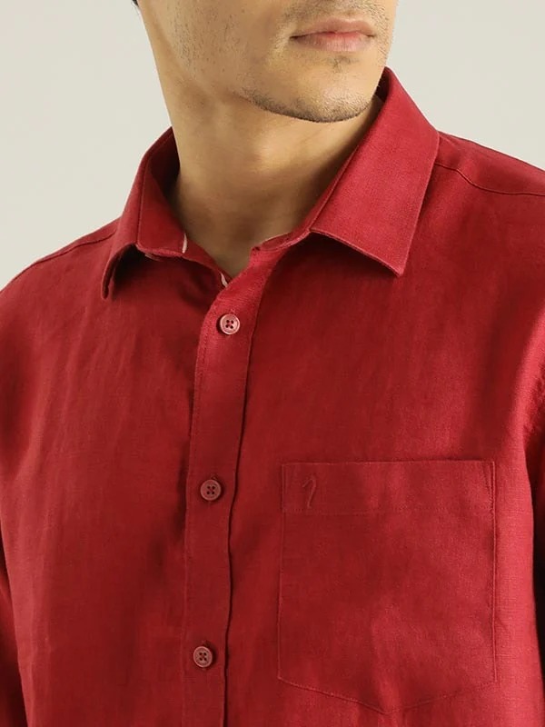 Indian Terrain Men Solid Red Shirt